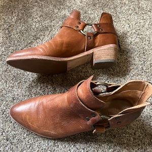 Women Frey Booties size 9